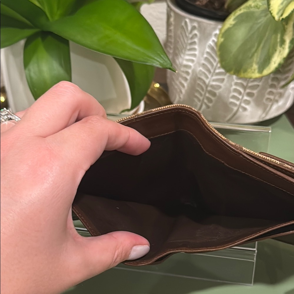 Gucci Beige and Brown Wallet - Picture 7 of 11